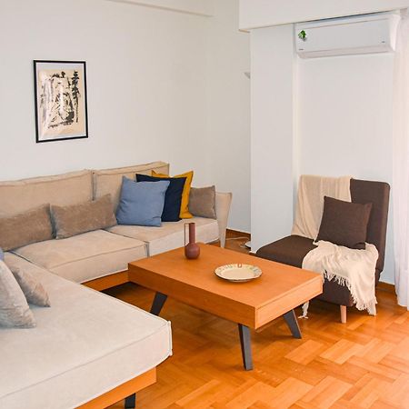 Spacious Modern Apartment In Pagkrati Athens Exterior photo