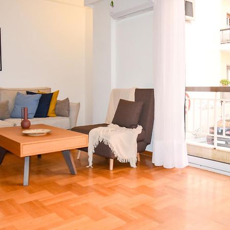 Spacious Modern Apartment In Pagkrati Athens Exterior photo